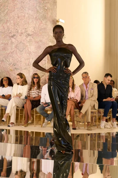 Look 13